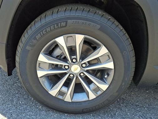 Mosaic Black Metallic 2026 Chevrolet Equinox 1LT
