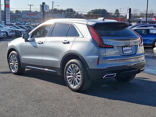 2025 Cadillac XT4 Premium Luxury