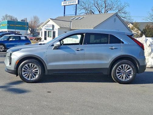 2025 Cadillac XT4 Premium Luxury