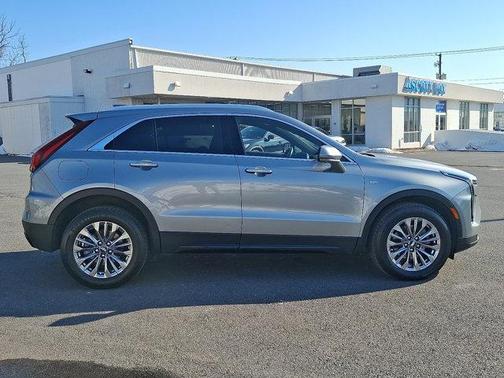 2025 Cadillac XT4 Premium Luxury