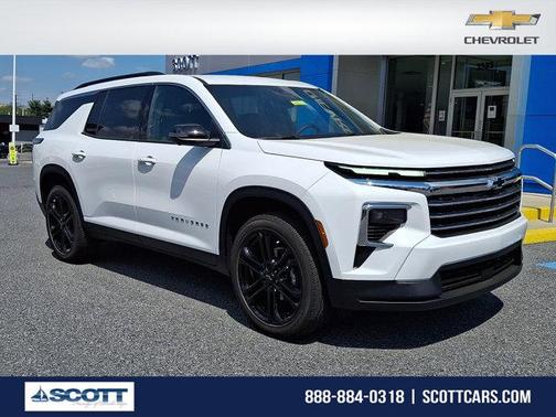 Summit White 2026 Chevrolet Traverse LT