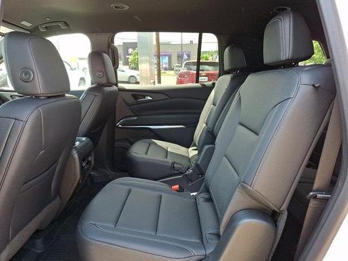 Summit White 2026 Chevrolet Traverse LT