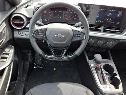 Summit White 2026 Chevrolet Trax FWD 1RS