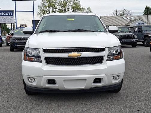 Summit White 2011 Chevrolet Suburban 1500 LT