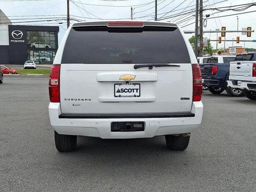 Summit White 2011 Chevrolet Suburban 1500 LT
