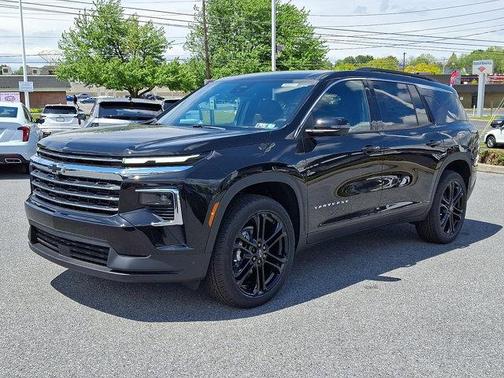 Mosaic Black Metallic 2026 Chevrolet Traverse LT