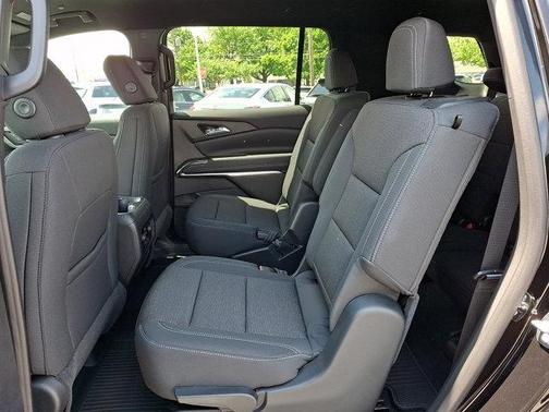 Mosaic Black Metallic 2026 Chevrolet Traverse LT