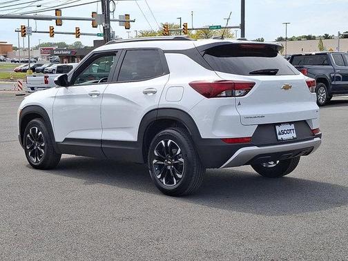 Summit White 2023 Chevrolet Trailblazer LT