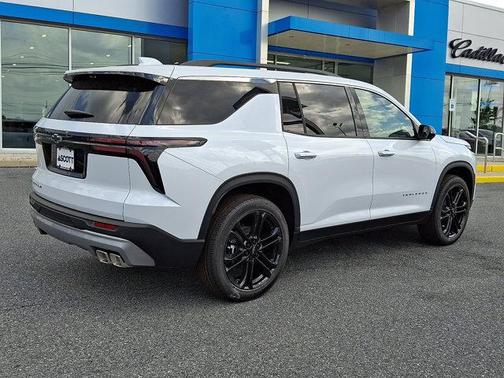 Polar White Tricoat 2026 Chevrolet Traverse LT