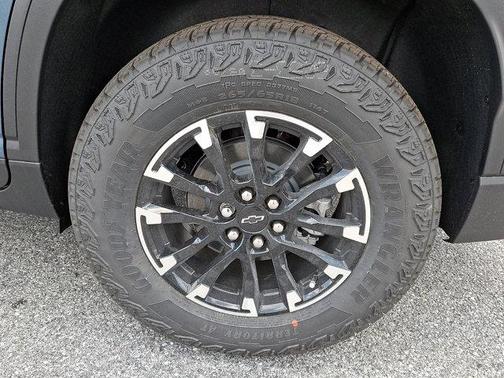 Lakeshore Blue Metallic 2026 Chevrolet Traverse AWD Z71