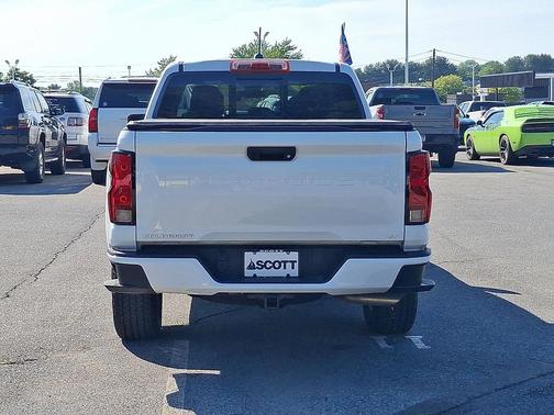 Summit White 2024 Chevrolet Colorado LT