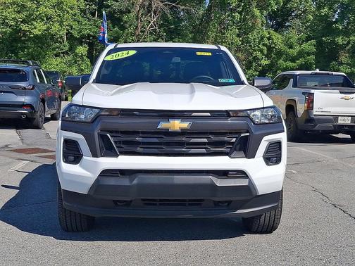 Summit White 2024 Chevrolet Colorado LT