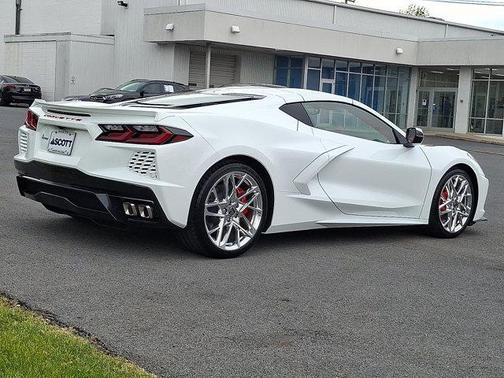 Arctic White 2025 Chevrolet Corvette Stingray w/3LT