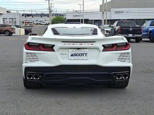 Arctic White 2025 Chevrolet Corvette Stingray w/3LT