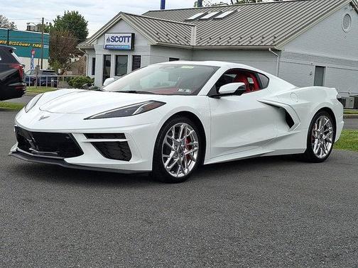 Arctic White 2025 Chevrolet Corvette Stingray w/3LT
