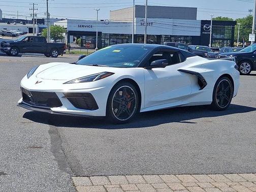 Arctic White 2024 Chevrolet Corvette Stingray w/1LT