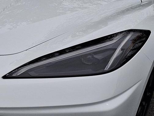 Arctic White 2024 Chevrolet Corvette Stingray w/1LT