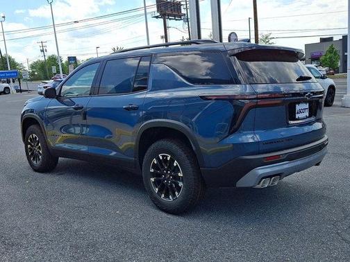 Lakeshore Blue Metallic 2026 Chevrolet Traverse AWD Z71