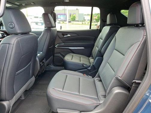 Lakeshore Blue Metallic 2026 Chevrolet Traverse AWD Z71