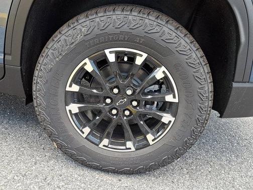 Lakeshore Blue Metallic 2026 Chevrolet Traverse AWD Z71