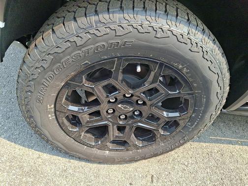 Summit White 2026 Chevrolet Colorado Trail Boss