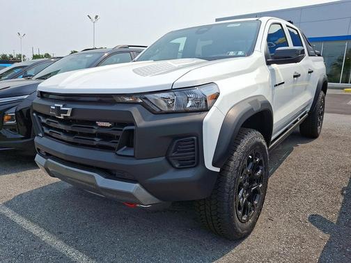 Summit White 2026 Chevrolet Colorado Trail Boss