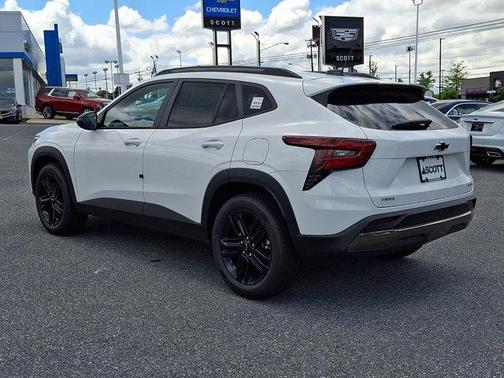 Summit White 2026 Chevrolet Trax FWD ACTIV