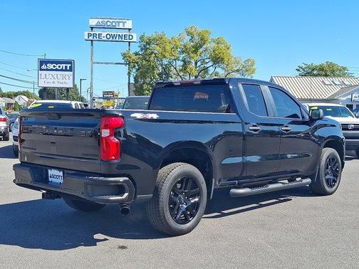 2022 Chevrolet Silverado 1500 Custom