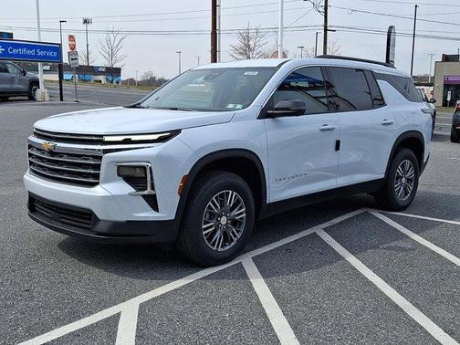 Polar White Tricoat 2026 Chevrolet Traverse LT