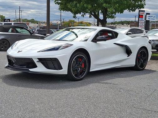 Arctic White 2024 Chevrolet Corvette Stingray w/2LT