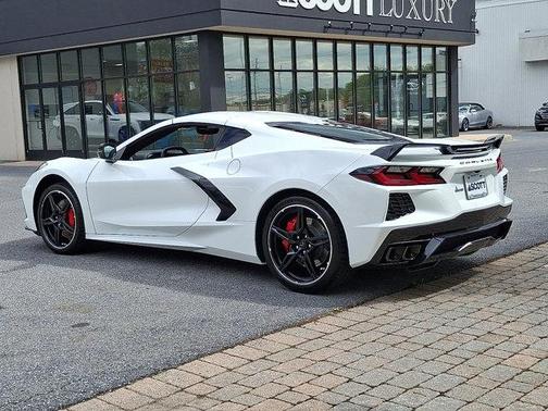 Arctic White 2024 Chevrolet Corvette Stingray w/2LT
