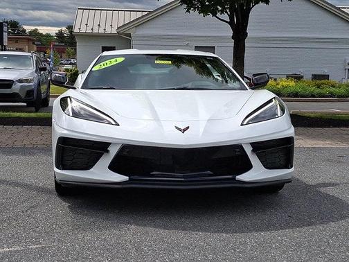 Arctic White 2024 Chevrolet Corvette Stingray w/2LT