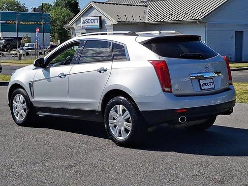 Radiant Silver Metallic 2015 Cadillac SRX Luxury Collection
