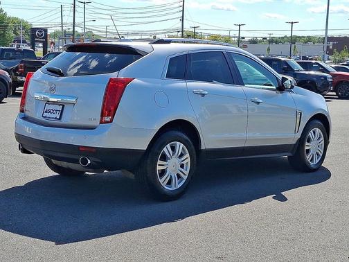 Radiant Silver Metallic 2015 Cadillac SRX Luxury Collection
