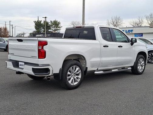 Summit White 2019 Chevrolet Silverado 1500 Custom