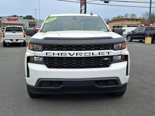 Summit White 2019 Chevrolet Silverado 1500 Custom