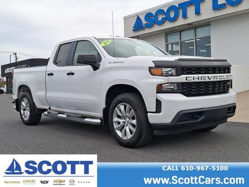 Summit White 2019 Chevrolet Silverado 1500 Custom