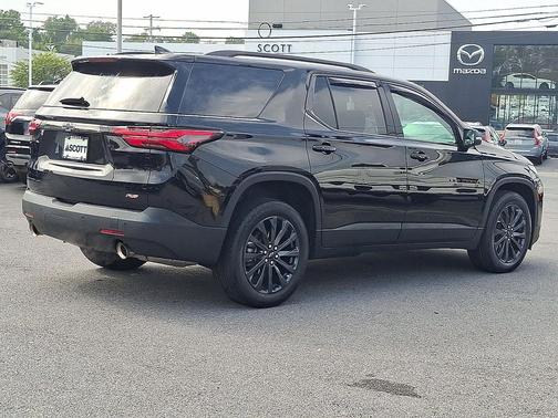 Mosaic Black Metallic 2023 Chevrolet Traverse RS