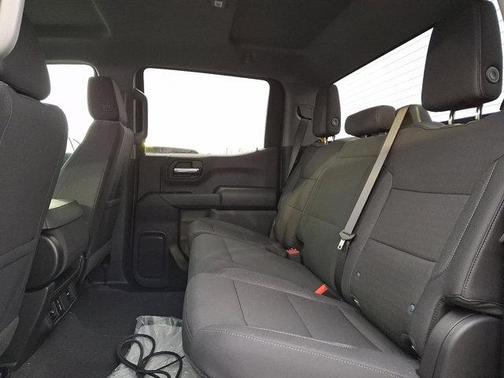 White Sands 2026 Chevrolet Silverado 1500 Custom Trail Boss