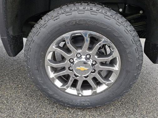 Summit White 2026 Chevrolet Silverado 3500 LTZ
