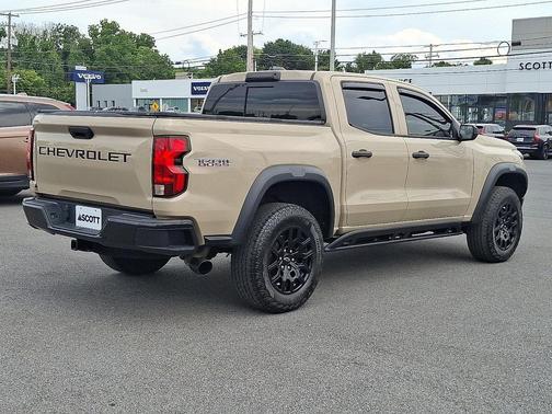 Sand Dune Metallic 2023 Chevrolet Colorado Trail Boss