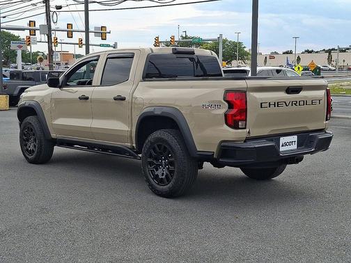 Sand Dune Metallic 2023 Chevrolet Colorado Trail Boss