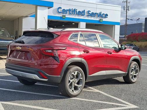2025 Chevrolet Trax LT