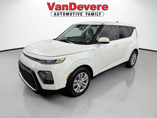 Snow White Pearl 2022 Kia Soul LX