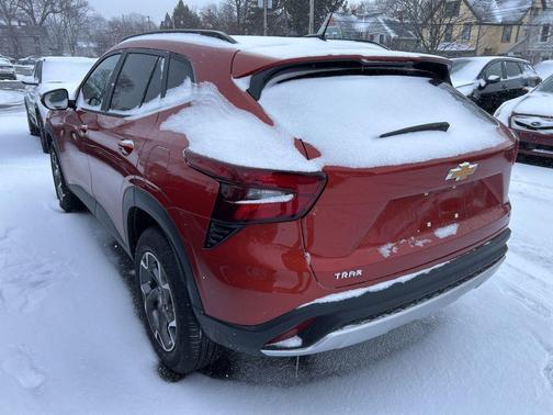 2024 Chevrolet Trax LT
