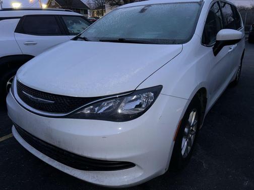 2017 Chrysler Pacifica LX