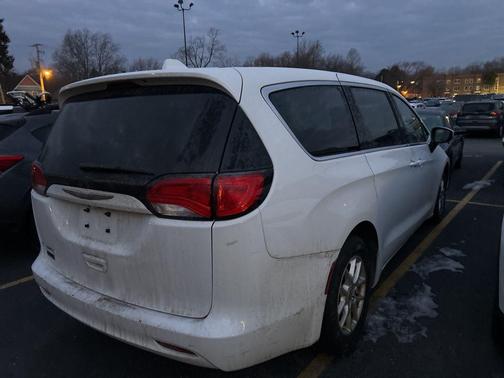 2017 Chrysler Pacifica LX