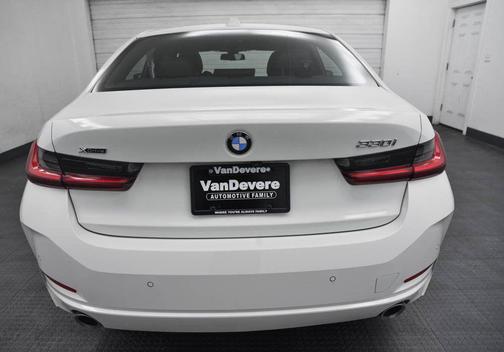 2025 BMW 330 i xDrive