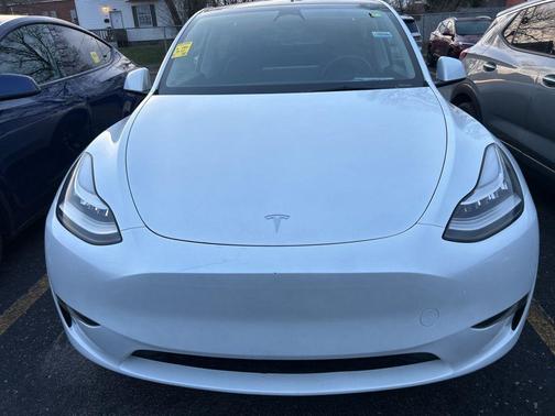 Pearl White Multi-Coat 2023 Tesla Model Y Long Range Dual Motor All-Wheel Drive