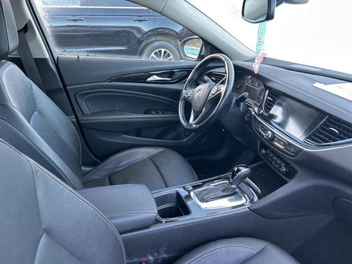 2019 Buick Regal Sportback FWD Essence